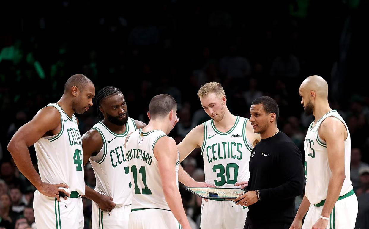 爱游戏登录入口-骑士客场击败凯尔特人,球队士气高涨(骑士客场击败凯尔特人,球队士气高涨了)