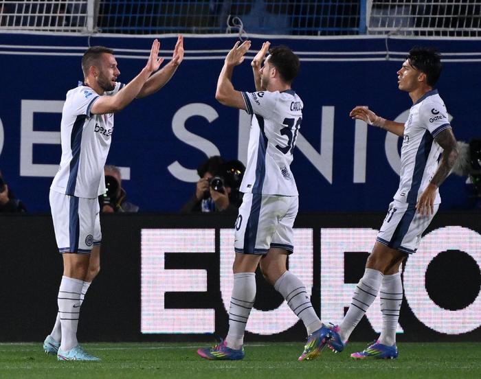 爱游戏官方登录入口-关于意甲比赛中发生激烈对抗,体育精神闪光的信息