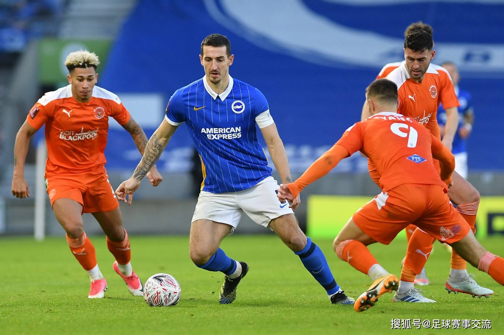 热门足球比赛再现精彩对决,实力对决,场面惊心动魄的简单介绍 热门足球比赛再现精彩对决,实力对决,场面惊心动魄的简单介绍