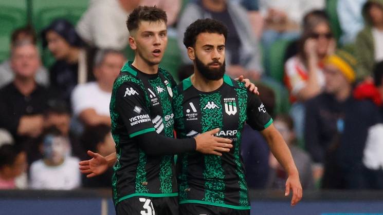 爱游戏官网-西悉尼流浪者赛前发布会:全队信心满满迎战恩菲尔德