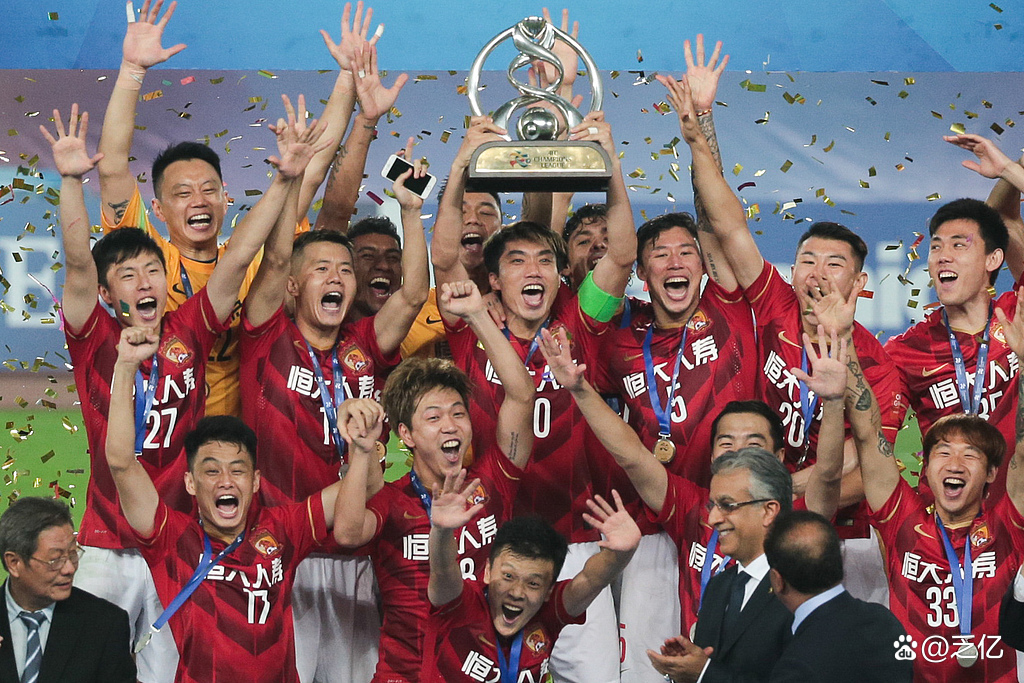 广州队在中超中打出高光操作，被誉为弹幕炸裂