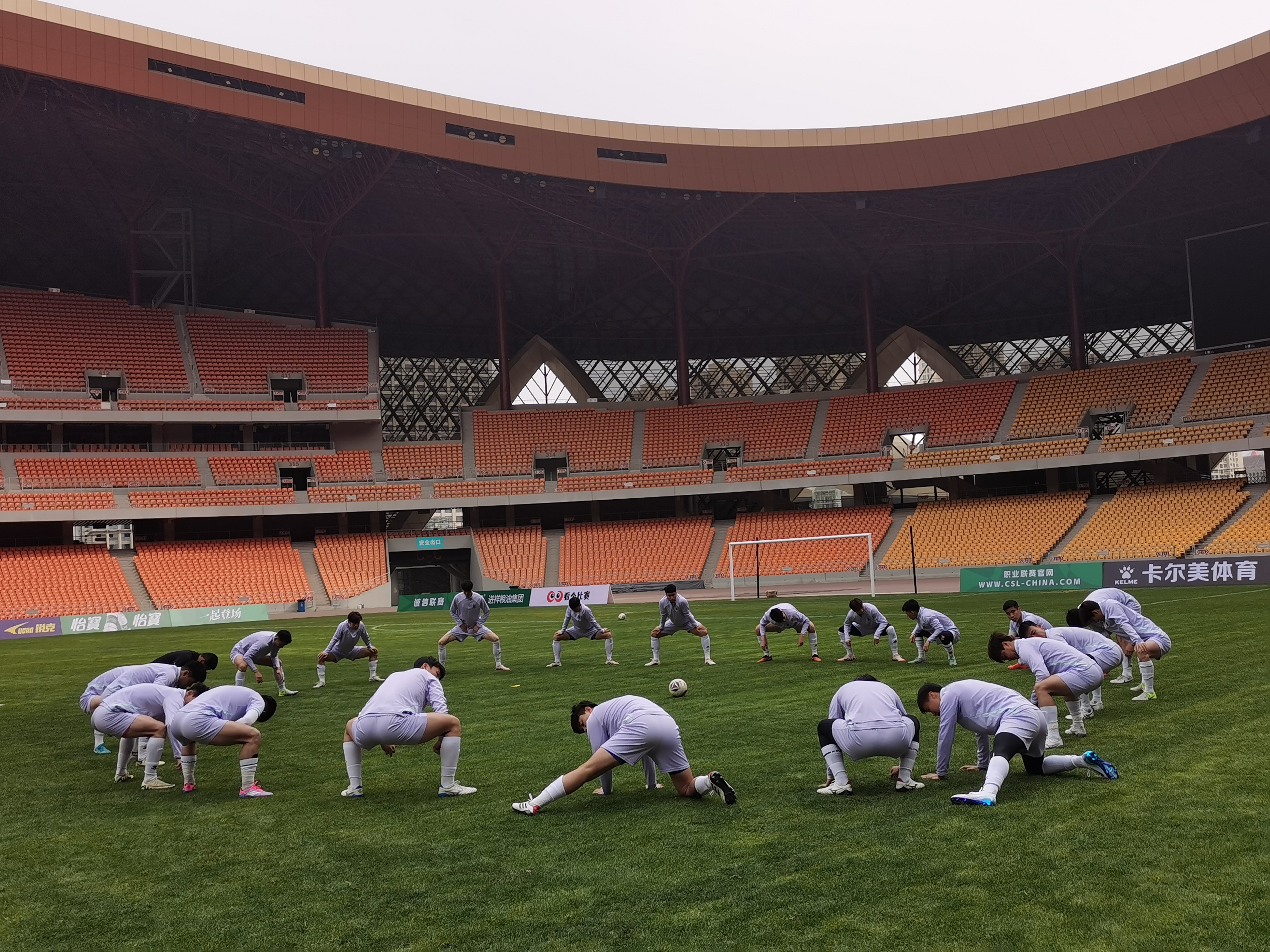 关于兰州队客场逆转胜利,走上联赛正轨的信息 关于兰州队客场逆转胜利,走上联赛正轨的信息