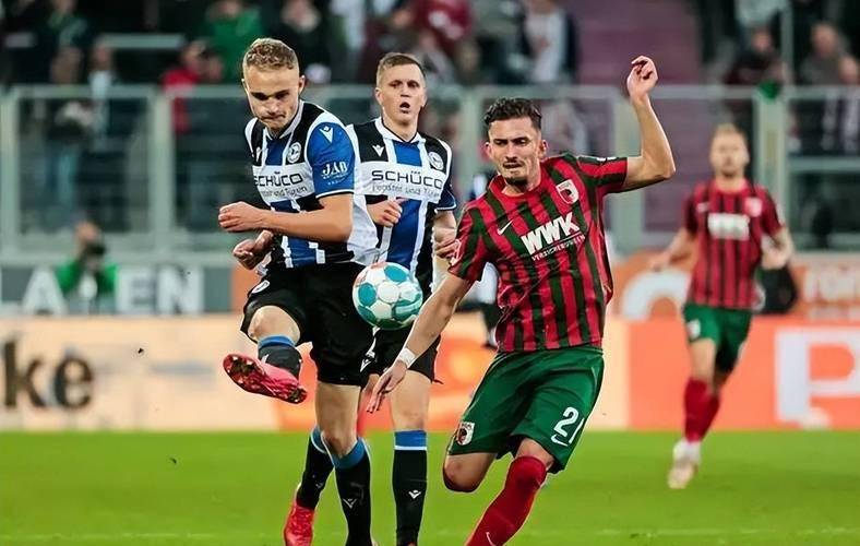 包含奥格斯堡队士气高涨,备战下一场比赛的词条 包含奥格斯堡队士气高涨,备战下一场比赛的词条