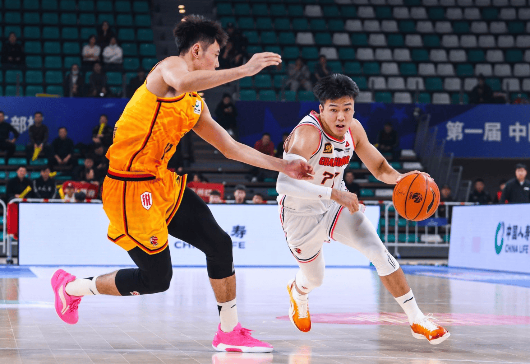 江苏男篮全力以赴胜出湖南队 江苏男篮全力以赴胜出湖南队