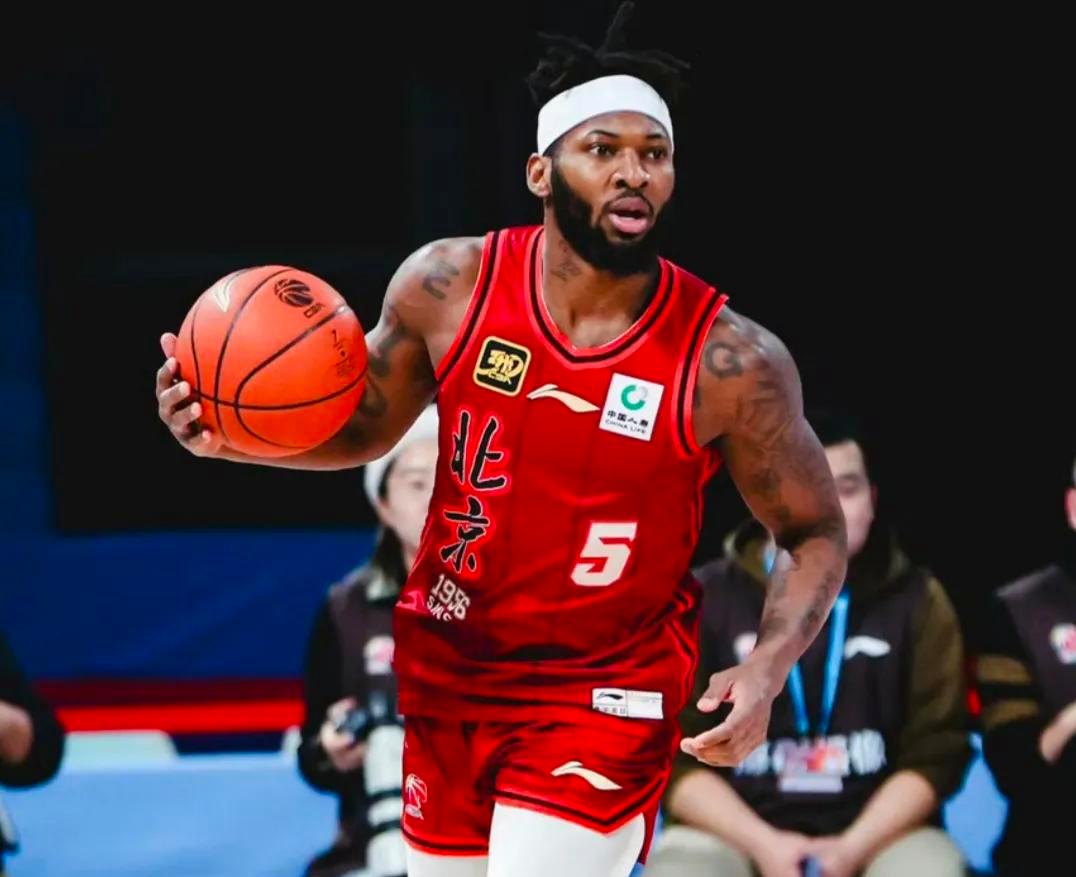 疲惫不堪的球员,却无怨无悔为球队拼尽全力的简单介绍 疲惫不堪的球员,却无怨无悔为球队拼尽全力的简单介绍