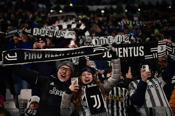 爱游戏体育地址-尤文图斯击败劲敌，成功晋级