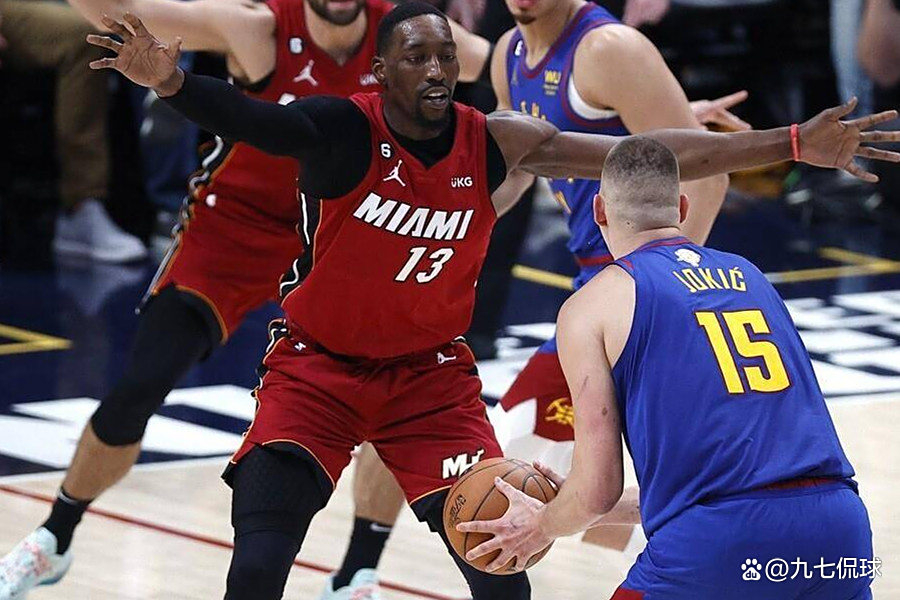 掘金客场对决热火拼争季后赛资格的简单介绍