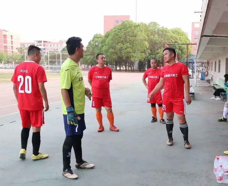 包含业内球队技术比拼,硝烟弥漫的对抗的词条 包含业内球队技术比拼,硝烟弥漫的对抗的词条