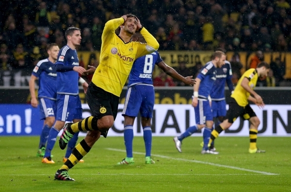 爱游戏体育官网-多特蒙德前锋连续独中两元,稳定球队进攻火力