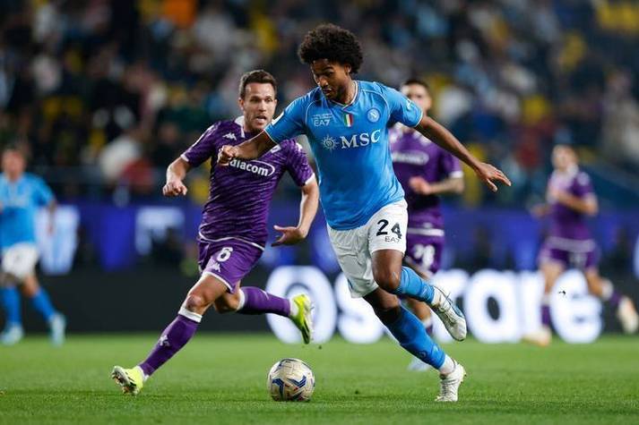 乌迪内斯客场击败佛罗伦萨,取得关键三分 乌迪内斯客场击败佛罗伦萨,取得关键三分