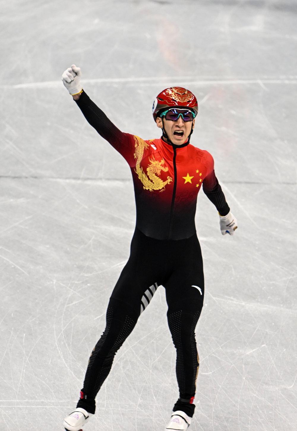 爱游戏官方登录入口-北极熊代表队团结协作,团体项目夺冠的简单介绍