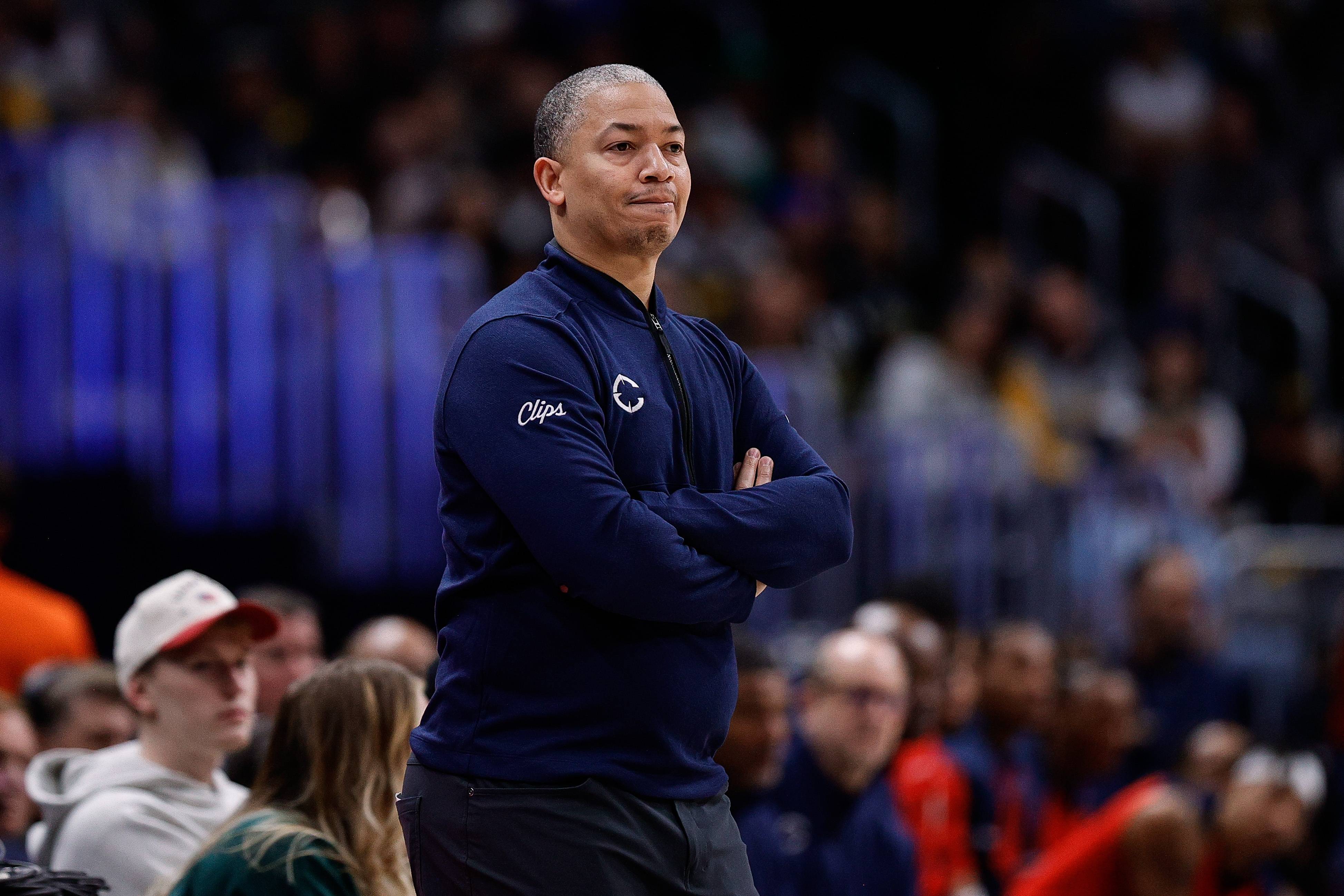 快船客场挑战火箭,争取胜利 快船客场挑战火箭,争取胜利