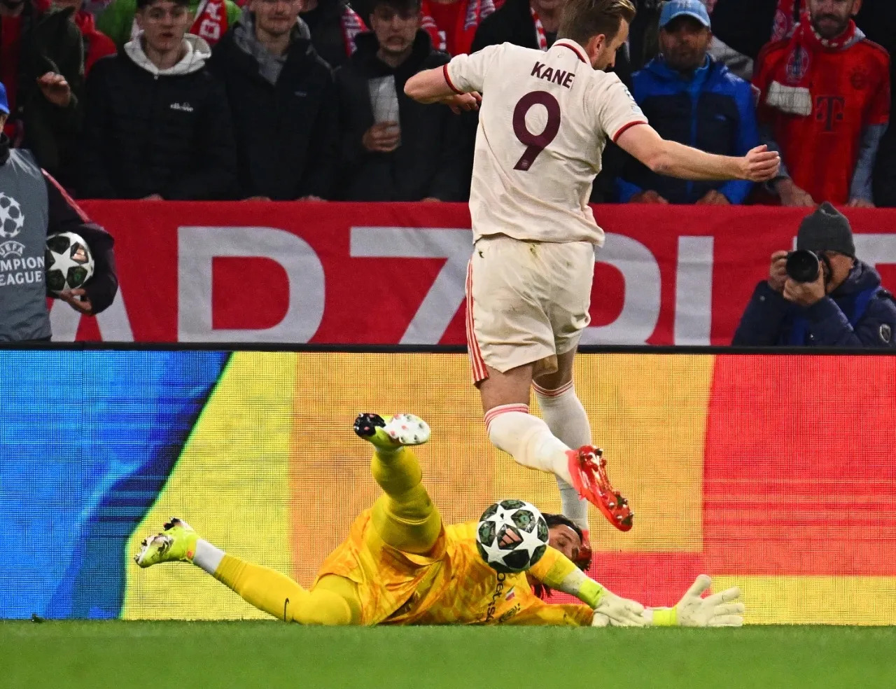 精彩进球回放,球队击败对手取得胜利 精彩进球回放,球队击败对手取得胜利