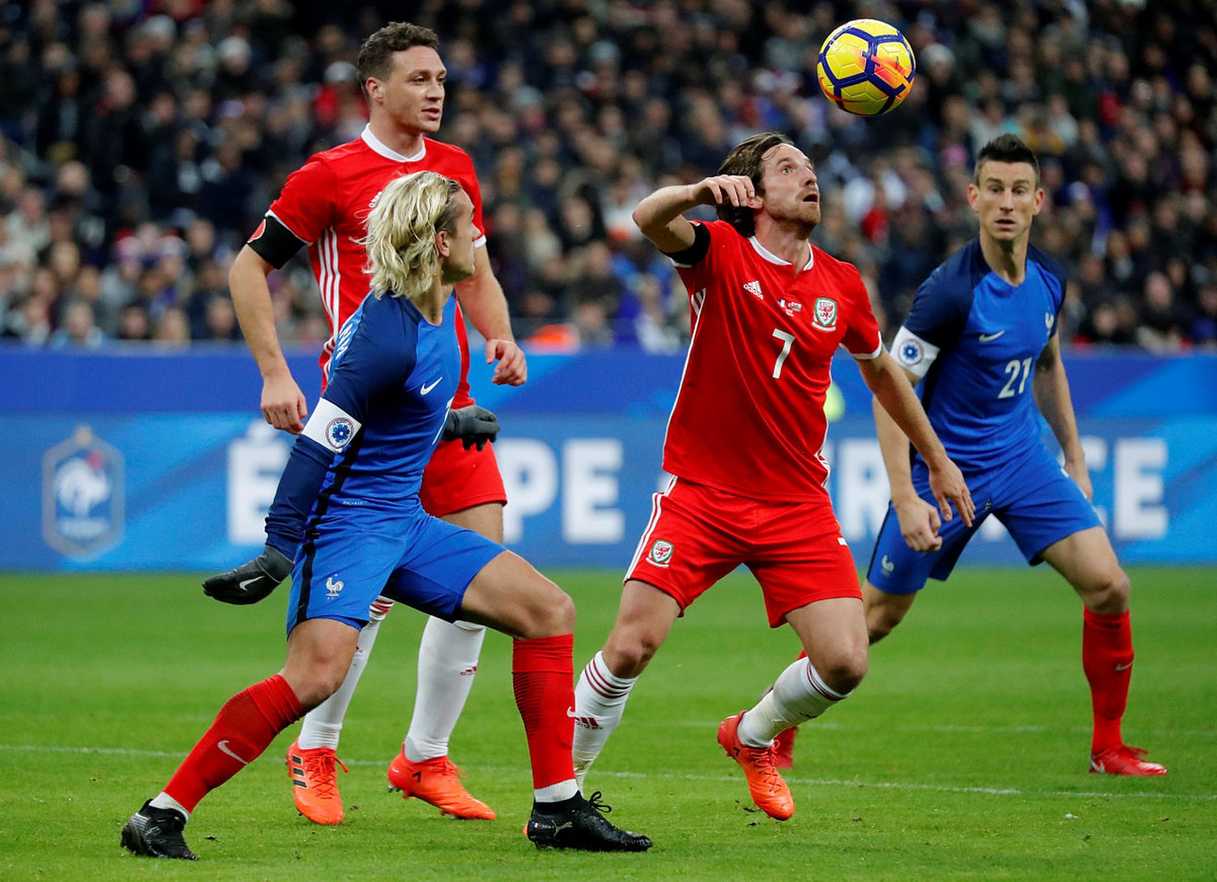 关于威尔士队在主场击败对手，迈进欧洲杯之路的信息