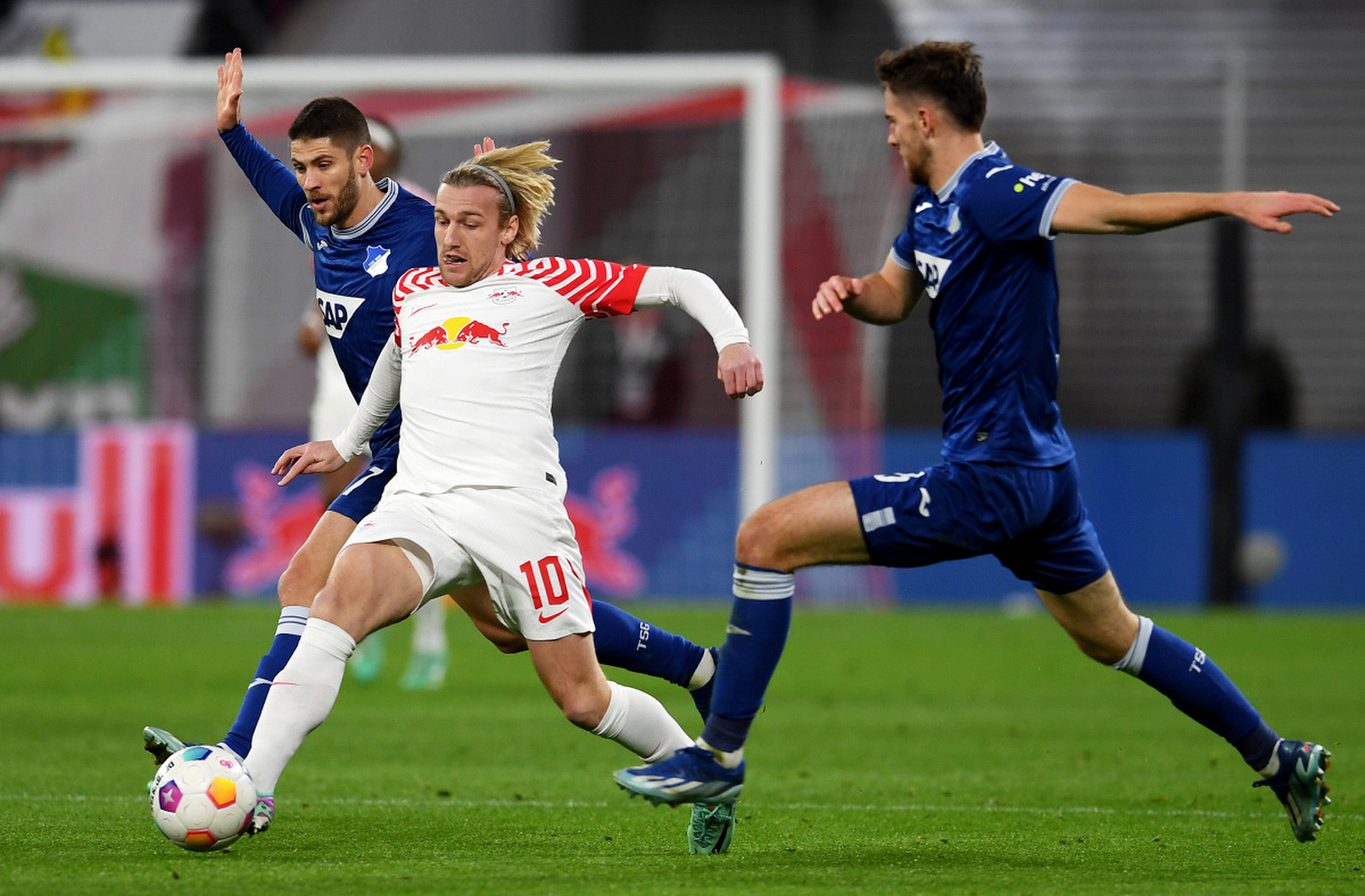 关于莱比锡红牛以大比分击败对手的信息 关于莱比锡红牛以大比分击败对手的信息