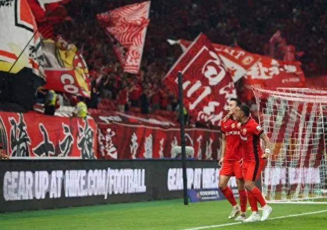 外援球员闪耀全场,为球队取得胜利