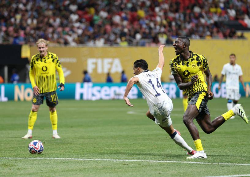 包含波兰2-1战胜瑞士,惊险晋级的词条 包含波兰2-1战胜瑞士,惊险晋级的词条