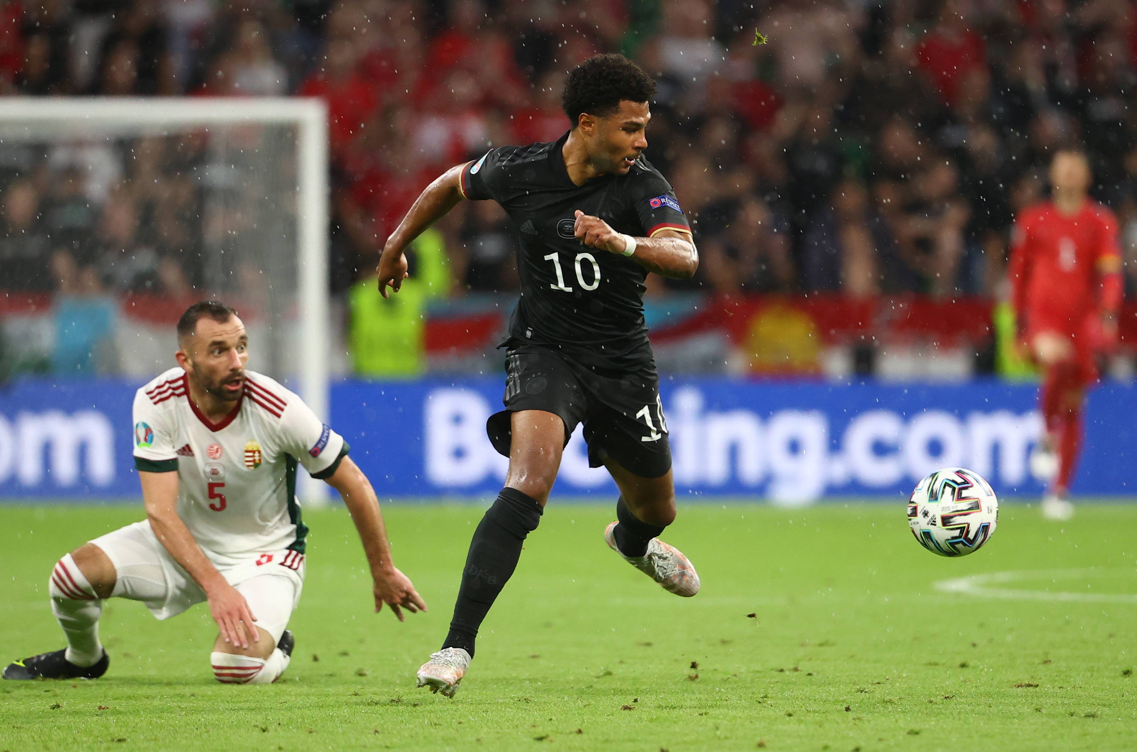 匈牙利队势如破竹，欧锦赛抢眼表现